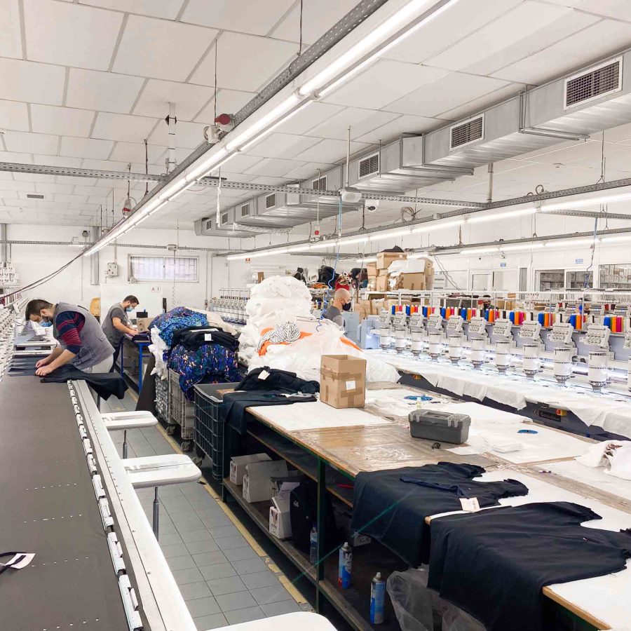 Textilien & Merchandise Produktion und Veredelung von Firmenbekleidung und Arbeitskleidung - Baloobrands